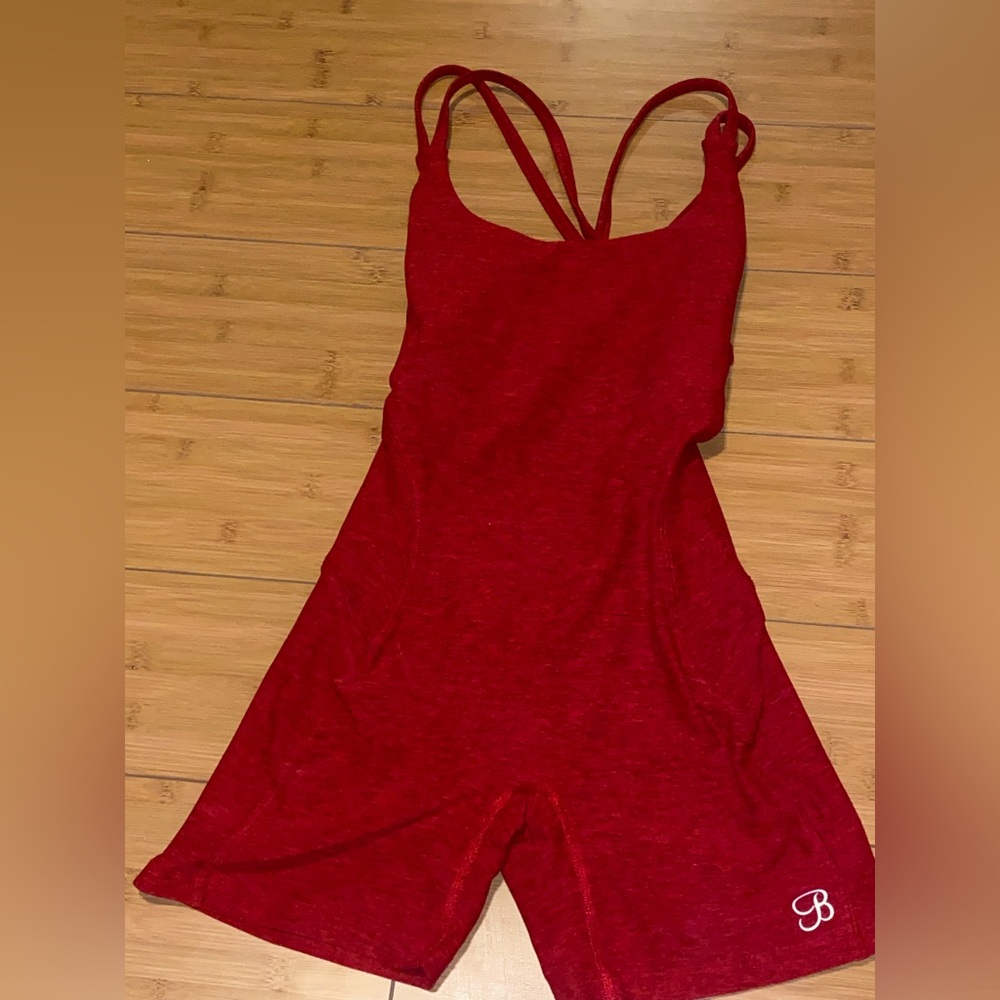 Red bombshell sportswear unitard - Picture 2 of 6
